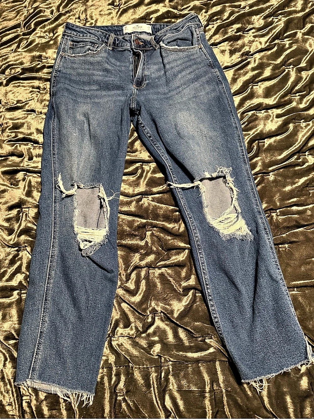 Hollister Curvy High-Rise Mom Jean Straight Leg Distressed Jeans in Blue Waist